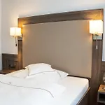 ランドハウス アルピナ 4* ベルリン