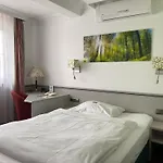 ランドハウス アルピナ ホテル 4*