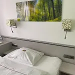 ランドハウス アルピナ 4* ベルリン