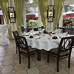 ランドハウス アルピナ 4* ベルリン