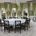 ランドハウス アルピナ 4* ベルリン