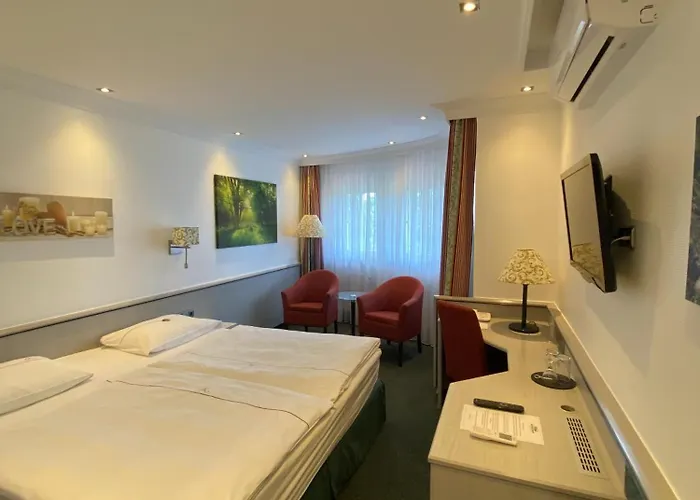 阿普尼纳兰德汉斯酒店 酒店 4*